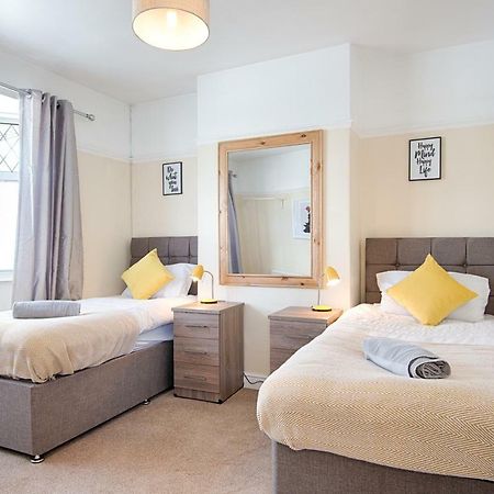 Off Road Parking, Garden, Tv In Every Room Swansea Buitenkant foto
