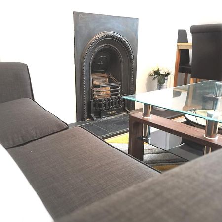 Off Road Parking, Garden, Tv In Every Room Swansea Buitenkant foto