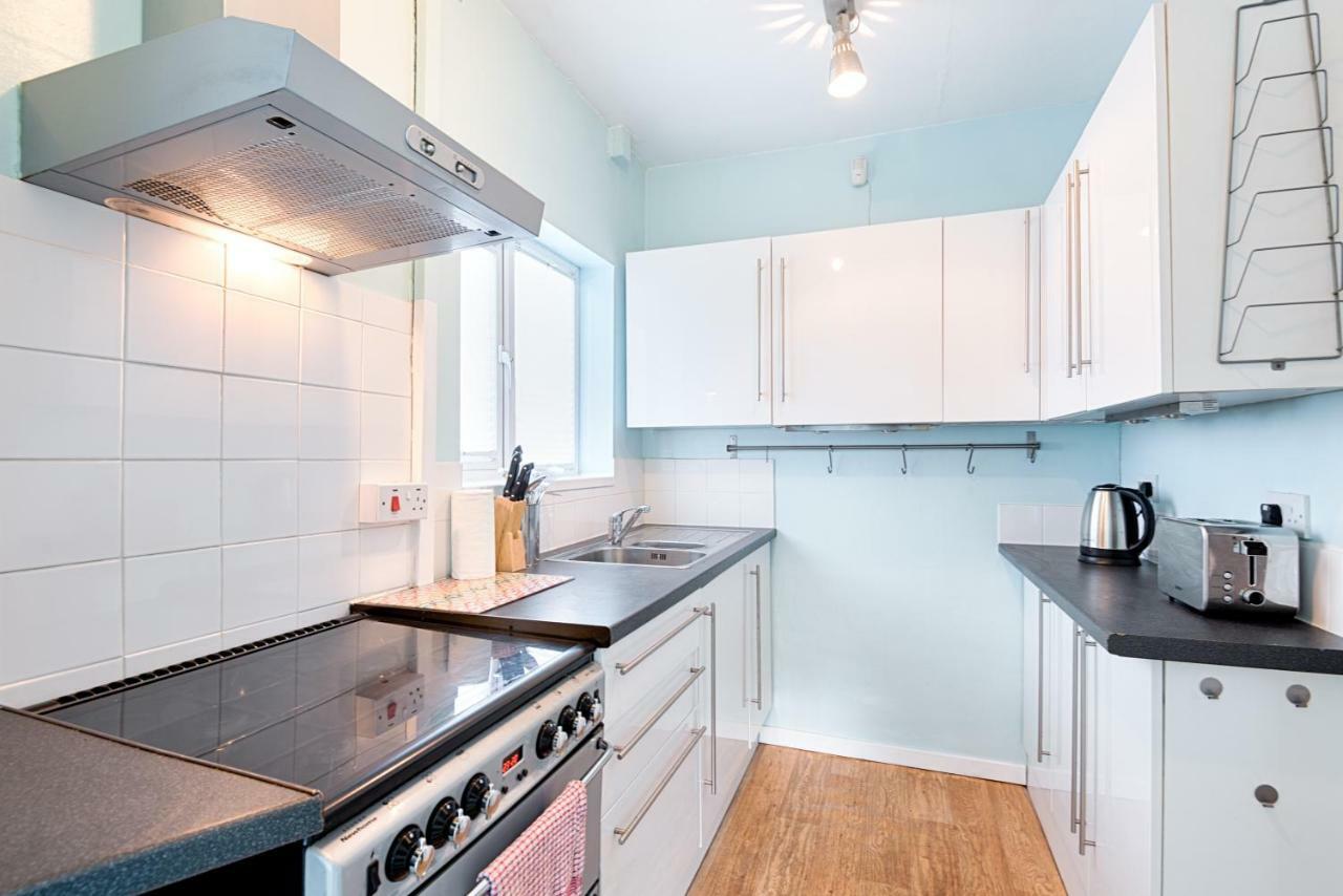 Off Road Parking, Garden, Tv In Every Room Swansea Buitenkant foto