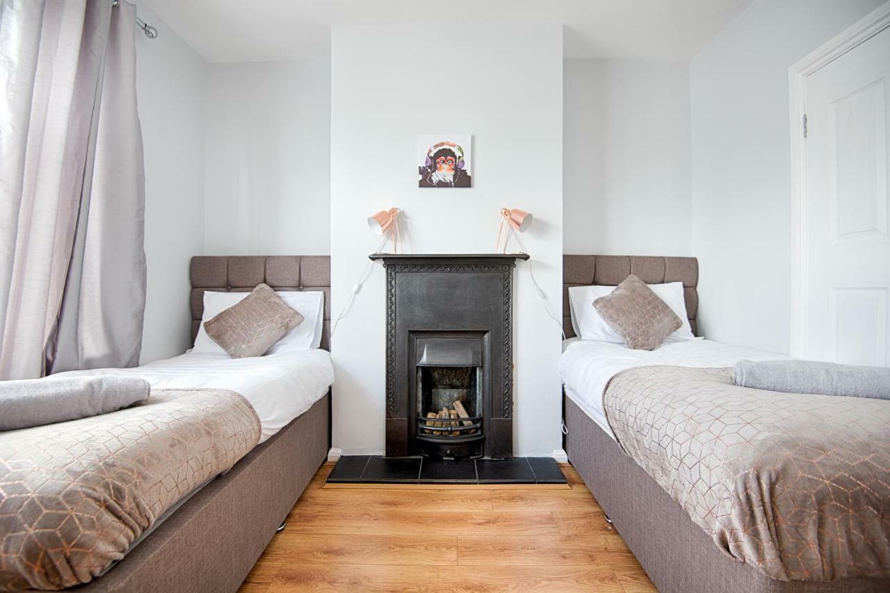 Off Road Parking, Garden, Tv In Every Room Swansea Buitenkant foto