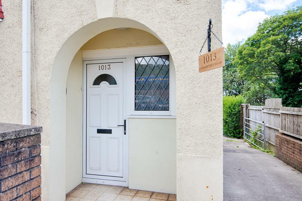 Off Road Parking, Garden, Tv In Every Room Swansea Buitenkant foto
