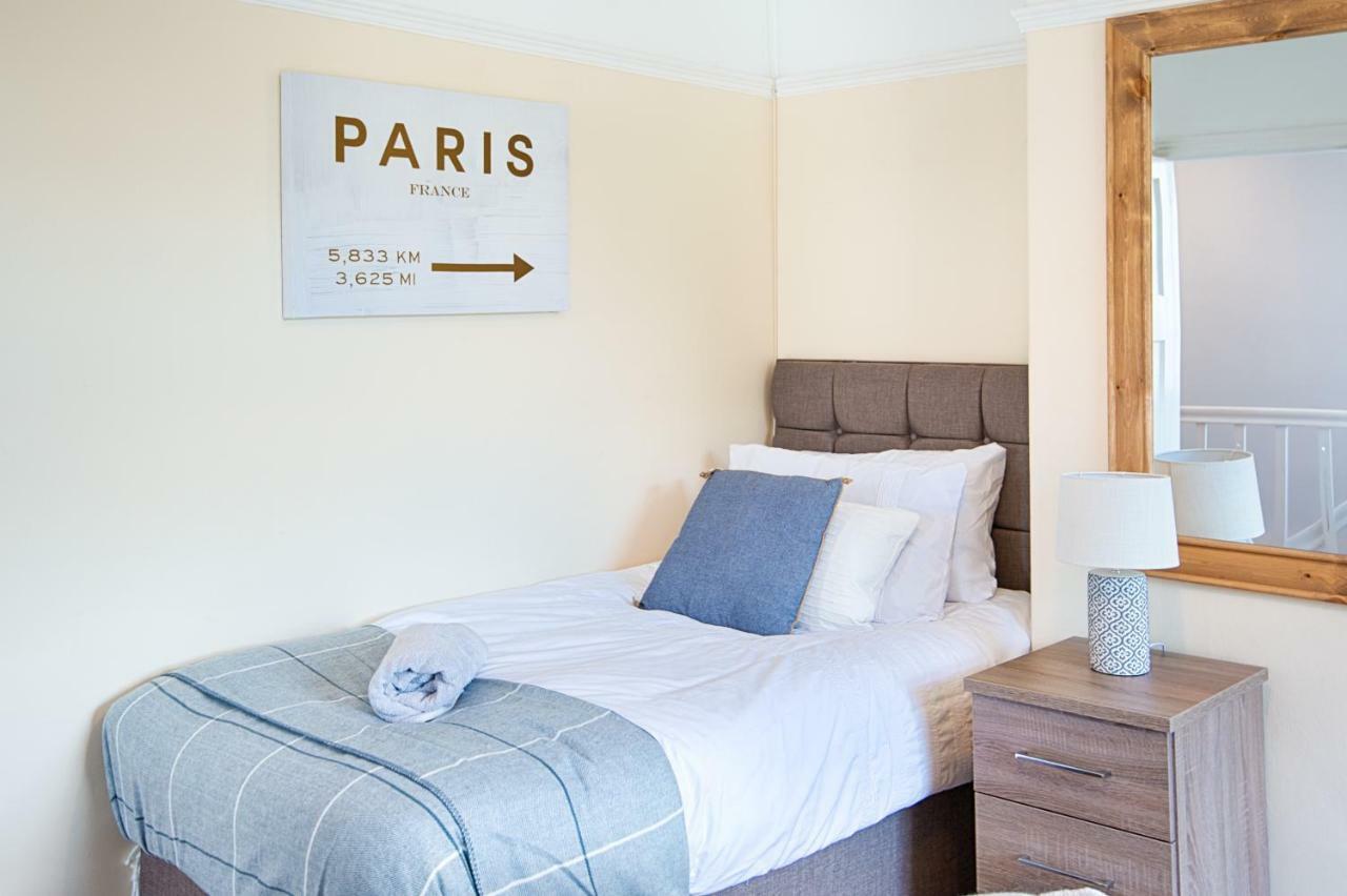 Off Road Parking, Garden, Tv In Every Room Swansea Buitenkant foto