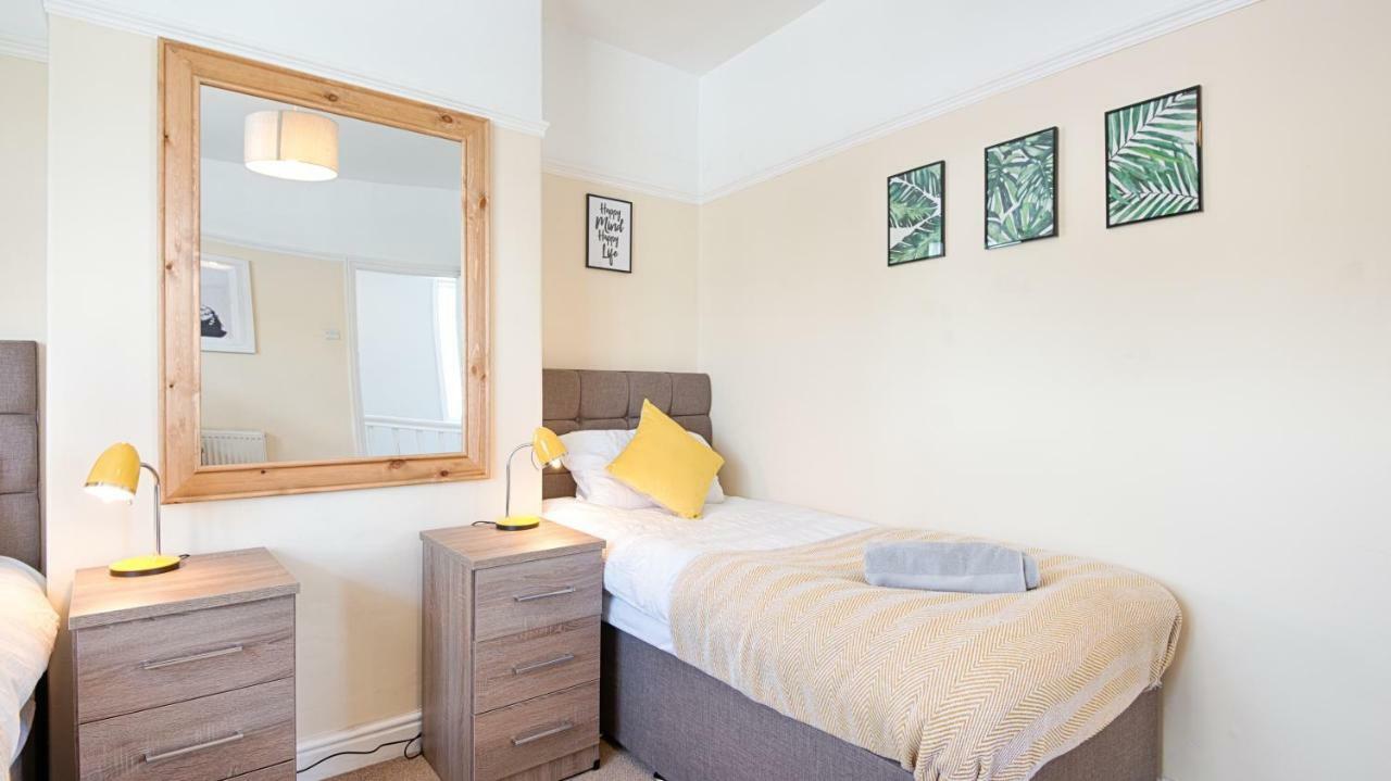 Off Road Parking, Garden, Tv In Every Room Swansea Buitenkant foto