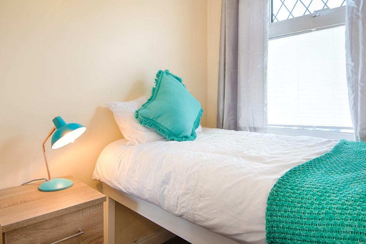 Off Road Parking, Garden, Tv In Every Room Swansea Buitenkant foto
