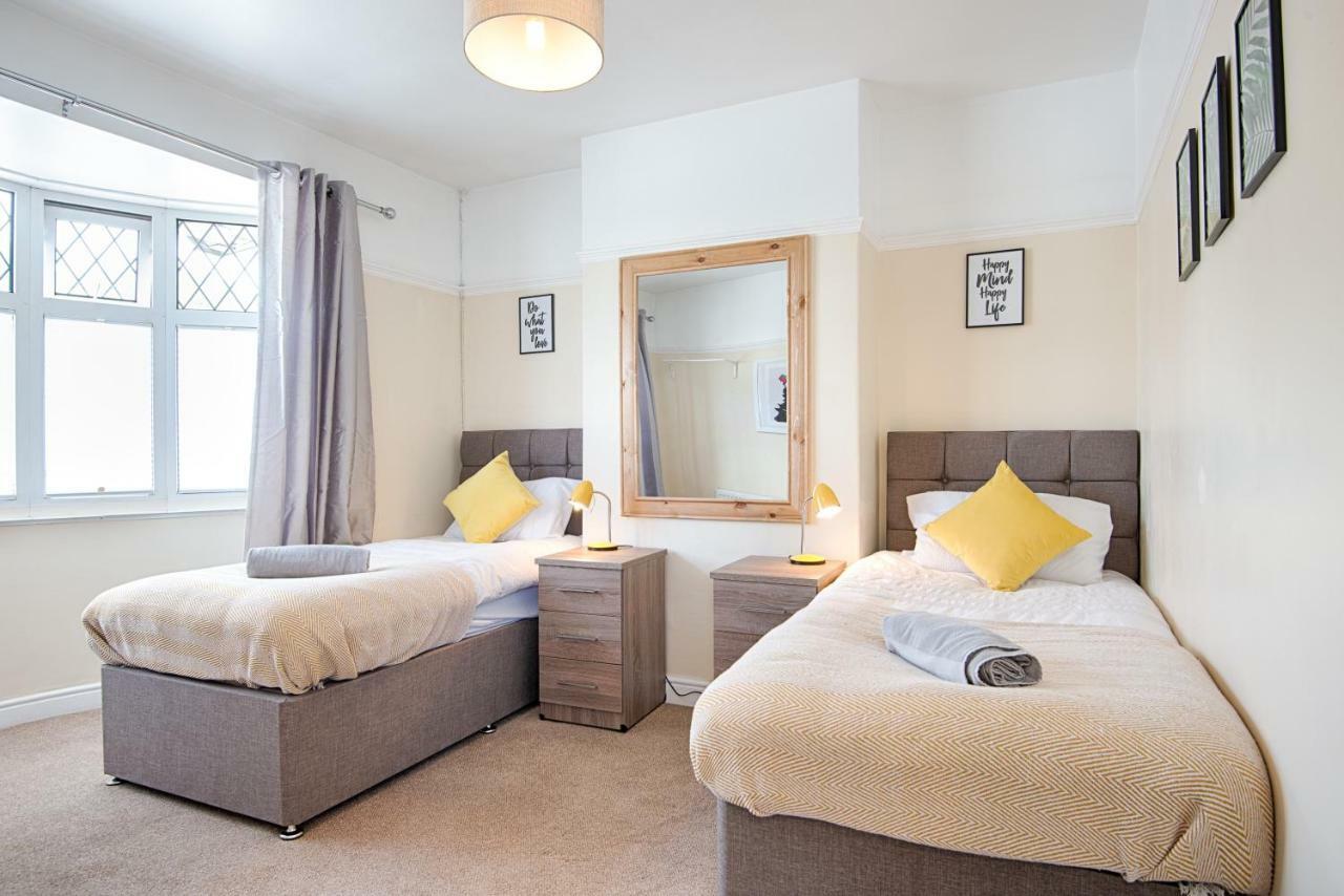 Off Road Parking, Garden, Tv In Every Room Swansea Buitenkant foto