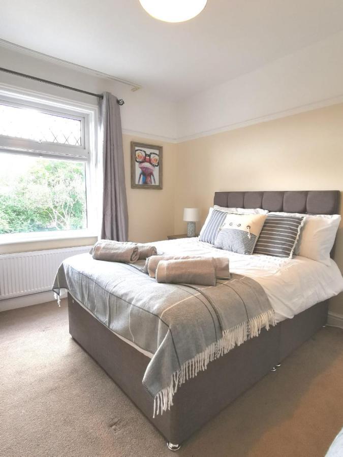 Off Road Parking, Garden, Tv In Every Room Swansea Buitenkant foto