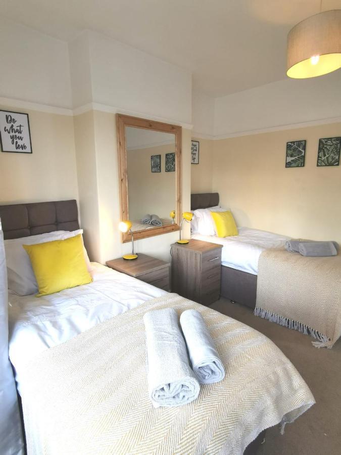 Off Road Parking, Garden, Tv In Every Room Swansea Buitenkant foto