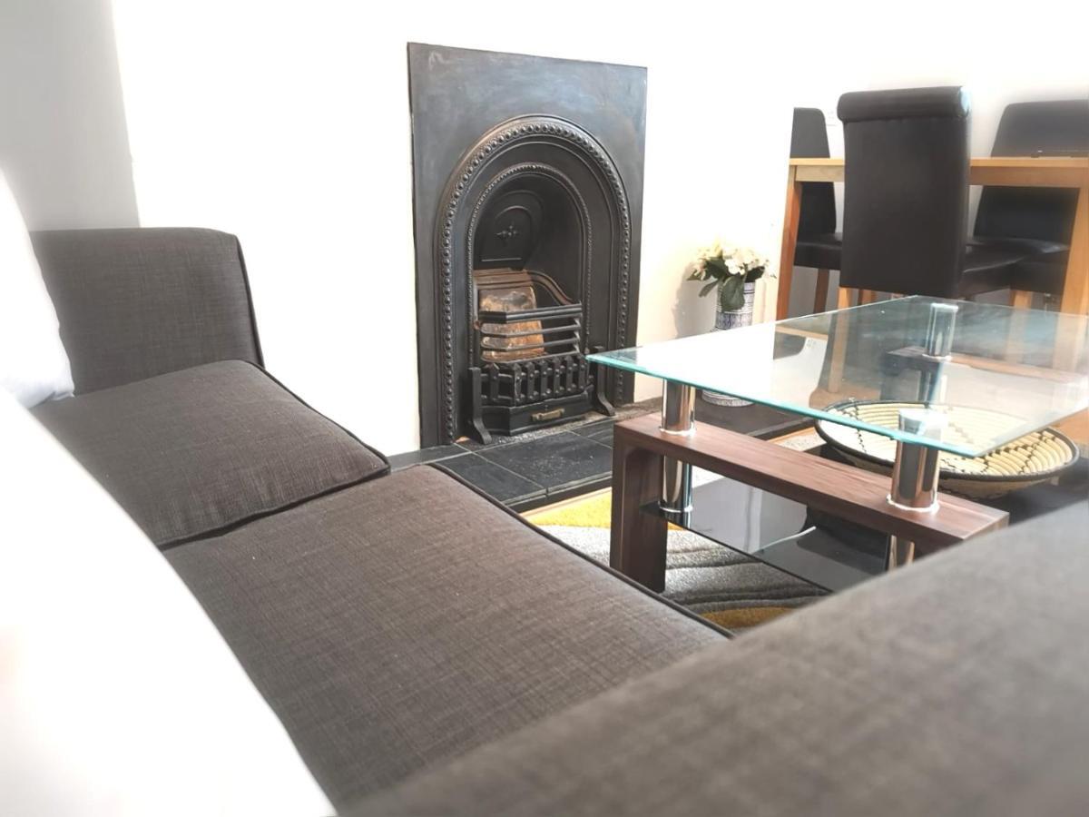 Off Road Parking, Garden, Tv In Every Room Swansea Buitenkant foto